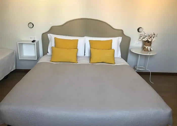 Cute And Cozy Apartment Train Station